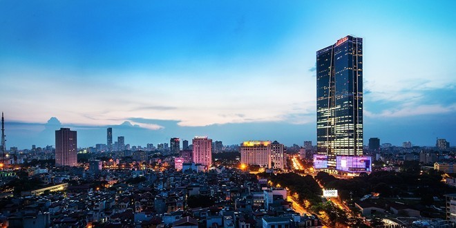 1. Lotte Hà Nội (54 Liễu Giai, Ba Đình, Hà Nội). Nằm từ tầng 33 đến tầng 64 của Lotte Center, tòa nhà cao thứ nhì Việt Nam, đây có thể coi là  khách sạn cao nhất nội thành thủ đô. Lối thiết kế nội thất sang trọng cùng cảnh quan tuyệt vời đã gây ấn tượng mạnh với khách hàng. Ảnh: Saigoneer.